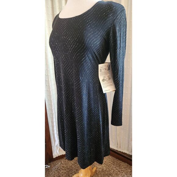 NWT Scarlet little black dress w silver sparkly threads - Picture 4 of 10